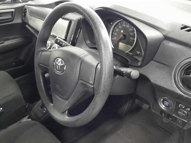 Toyota Axio NON HYBRID