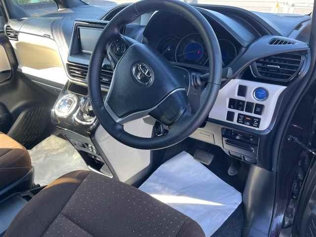 TOYOTA NOAH G-PKG HYBRID 2020
