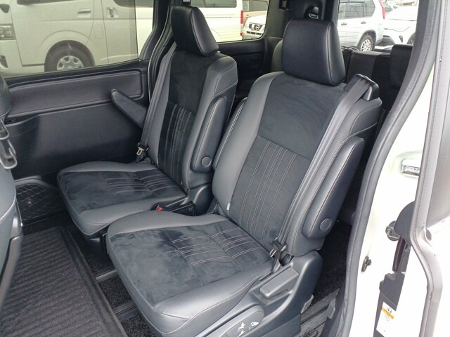 TOYOTA ESQURE GI PREMIUM HYBRID 2020 BODY KIT