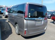 TOYOTA NOAH (G-PKG) PUSH START HYBRID