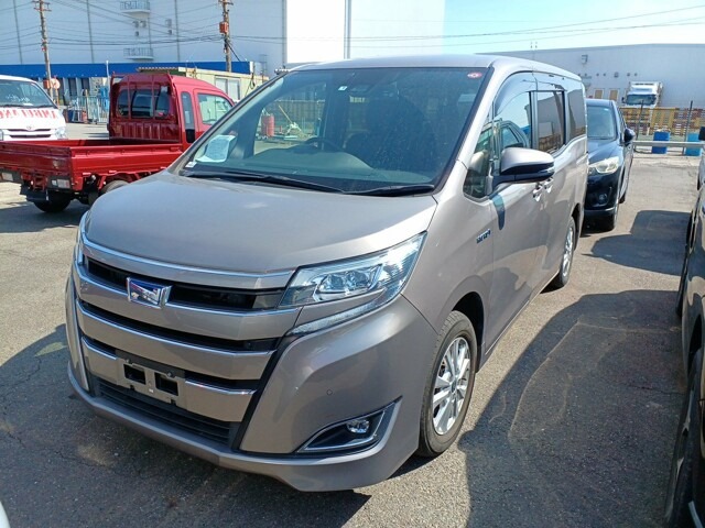 TOYOTA NOAH (G-PKG) PUSH START HYBRID