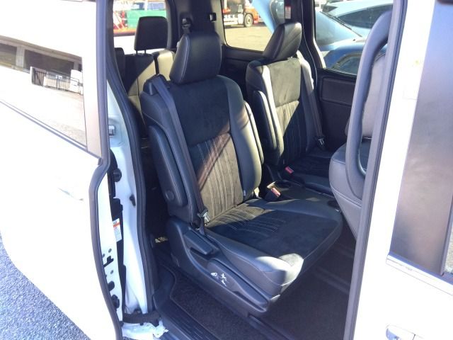 TOYOTA ESQUIRE (GI PREMIUM PKG)