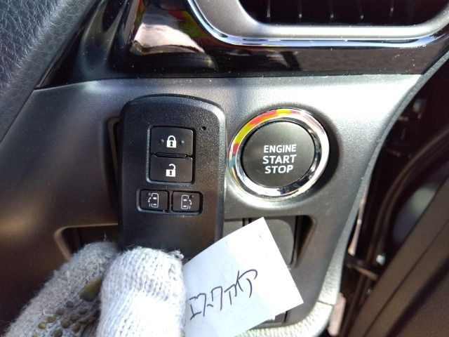 TOYOTA ESQUIRE (GI-PKG) NON-HYBRID, PUSH START