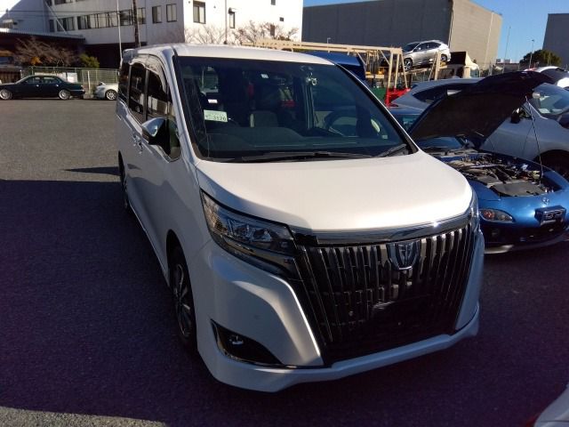 TOYOTA ESQUIRE (GI PREMIUM PKG)