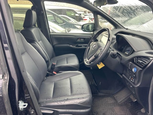 TOYOTA ESQUIRE GI-PKG (HYBRID)