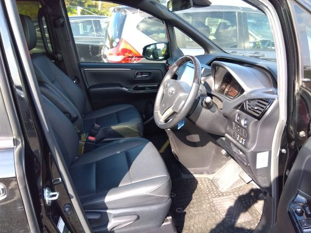 TOYOTA ESQUIRE (GI-PKG) NON-HYBRID, PUSH START