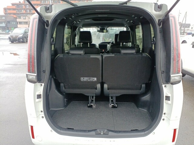 TOYOTA ESQURE GI PREMIUM HYBRID 2020