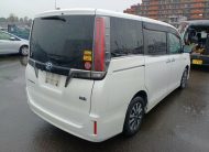 TOYOTA ESQURE GI PREMIUM HYBRID 2020