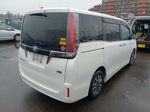 TOYOTA ESQURE GI PREMIUM HYBRID 2020
