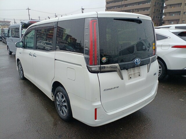 TOYOTA ESQURE GI PREMIUM HYBRID 2020