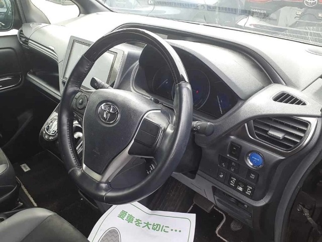 TOYOTA ESQURE GI PREMIUM HYBRID 2020