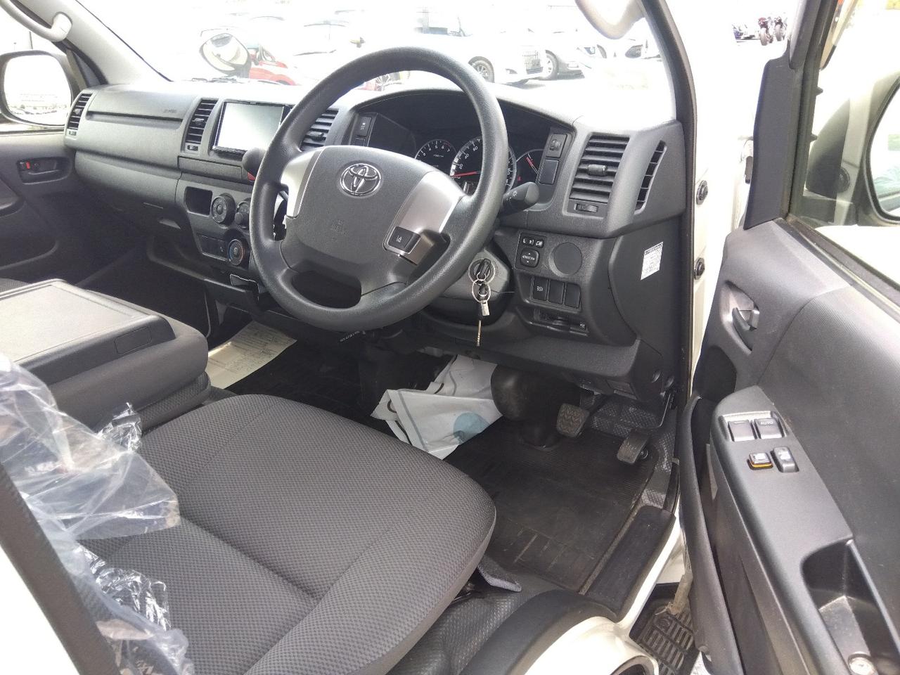 TOYOTA HIACE GL – PKG 2020