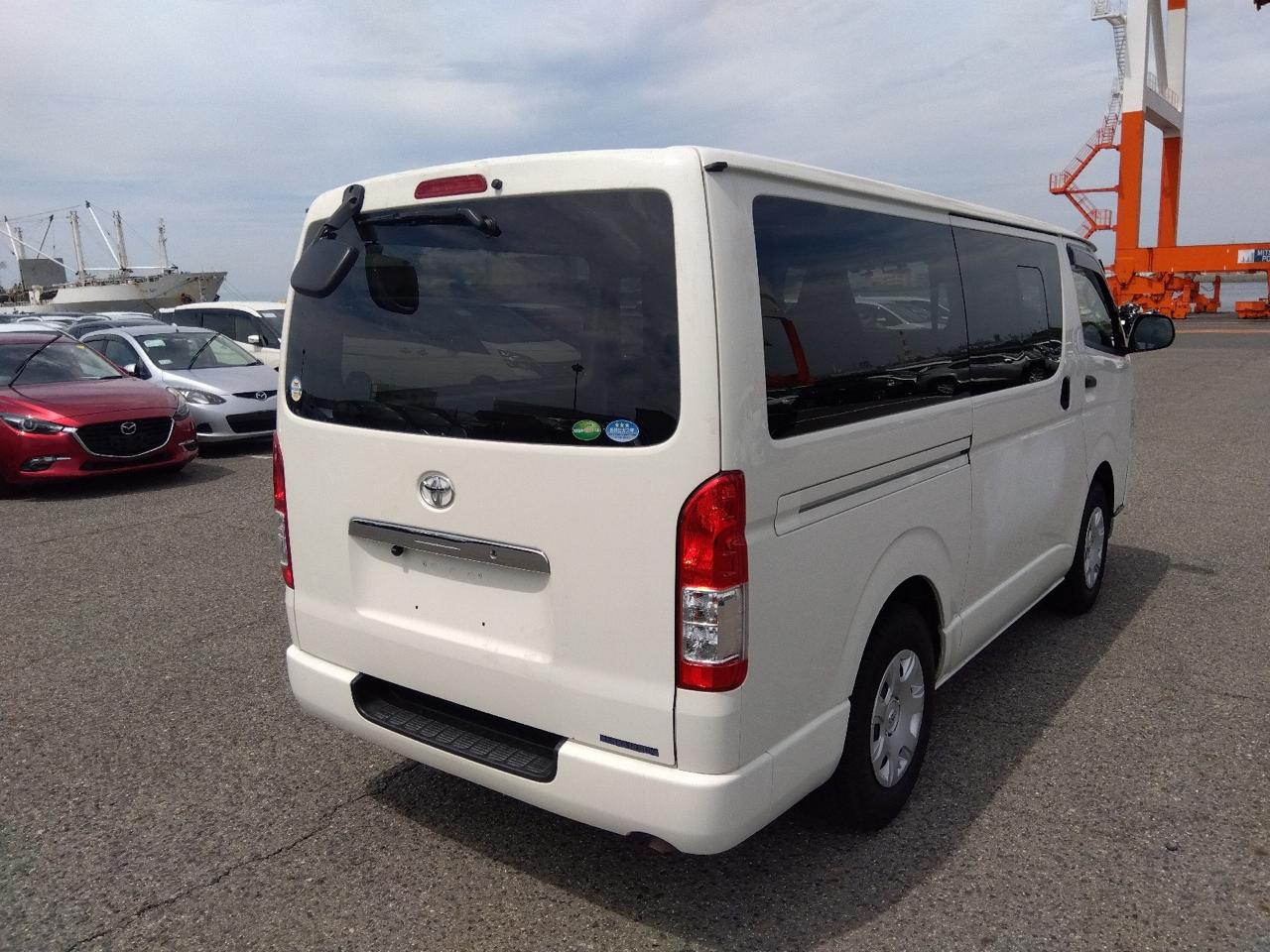 TOYOTA HIACE GL – PKG 2020