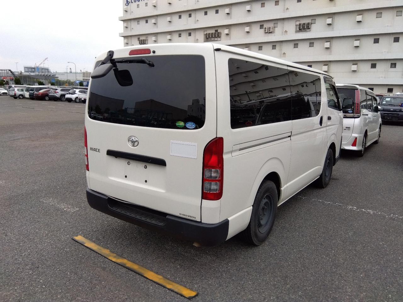 TOYOTA HIACE DX – PKG 2020