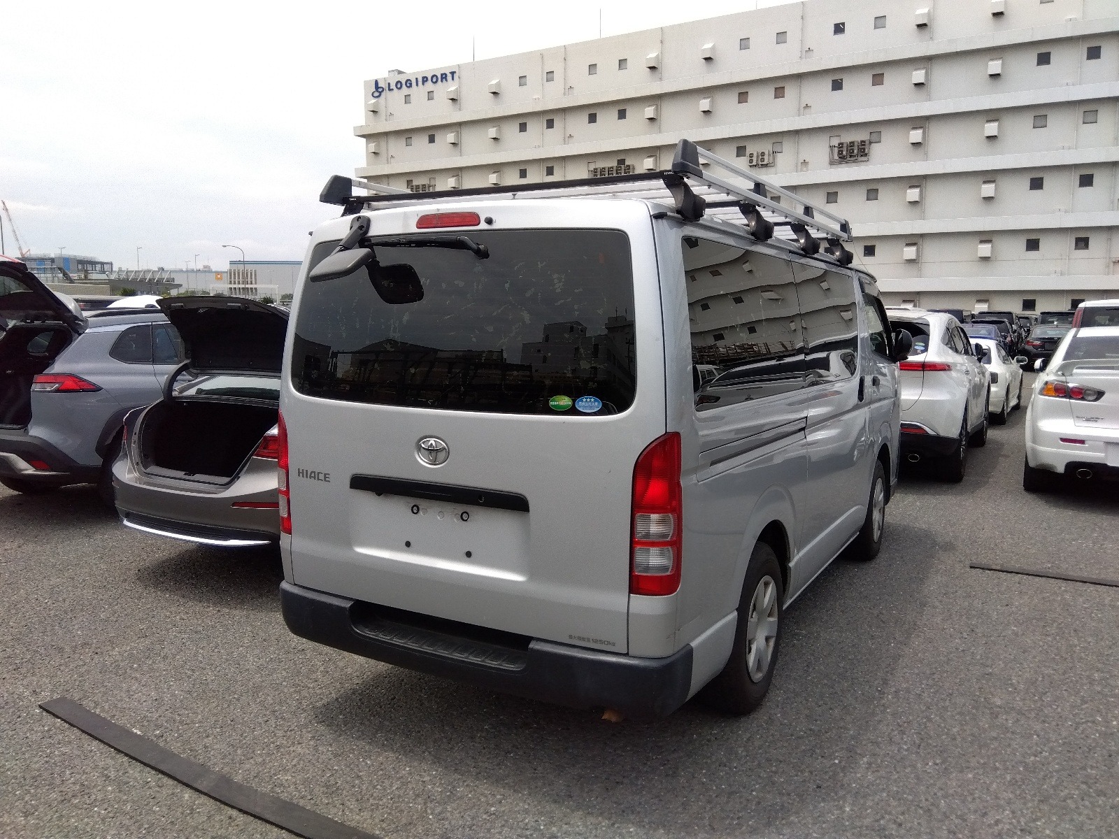 TOYOTA HIACE DX – PKG 2020
