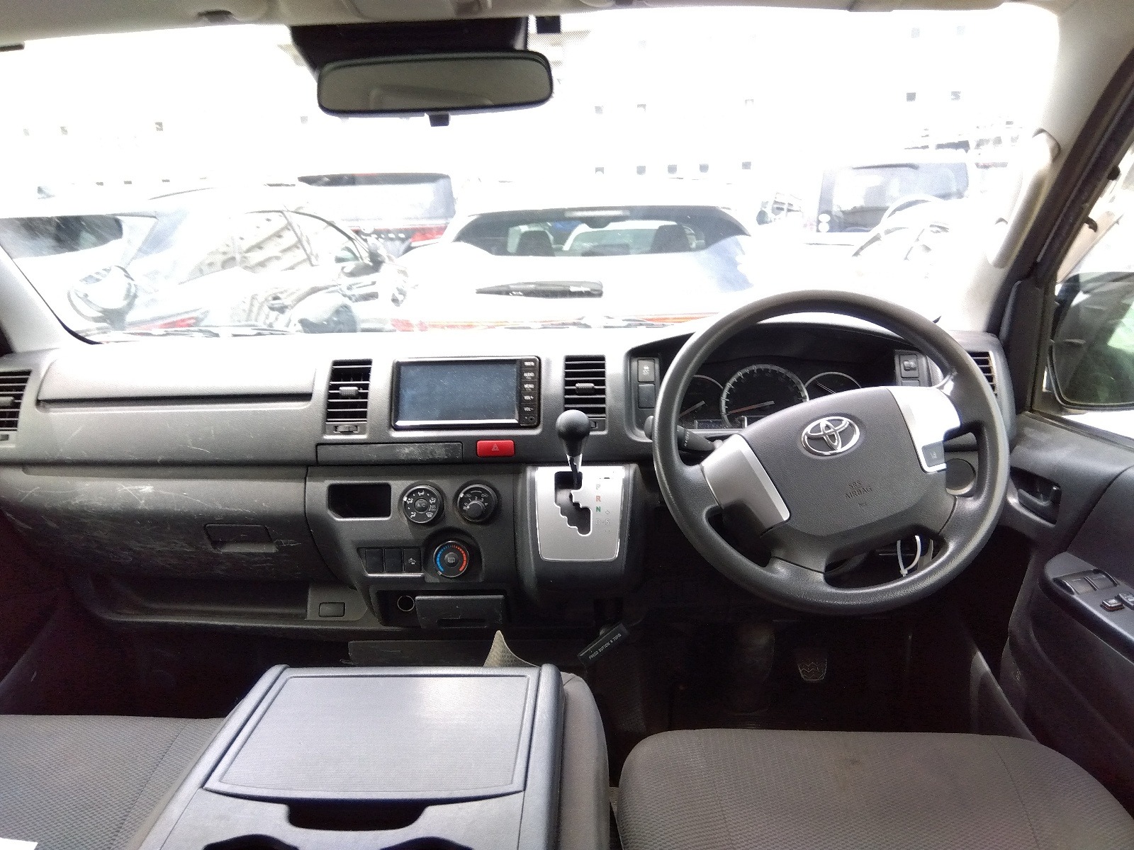 TOYOTA HIACE DX – PKG 2020