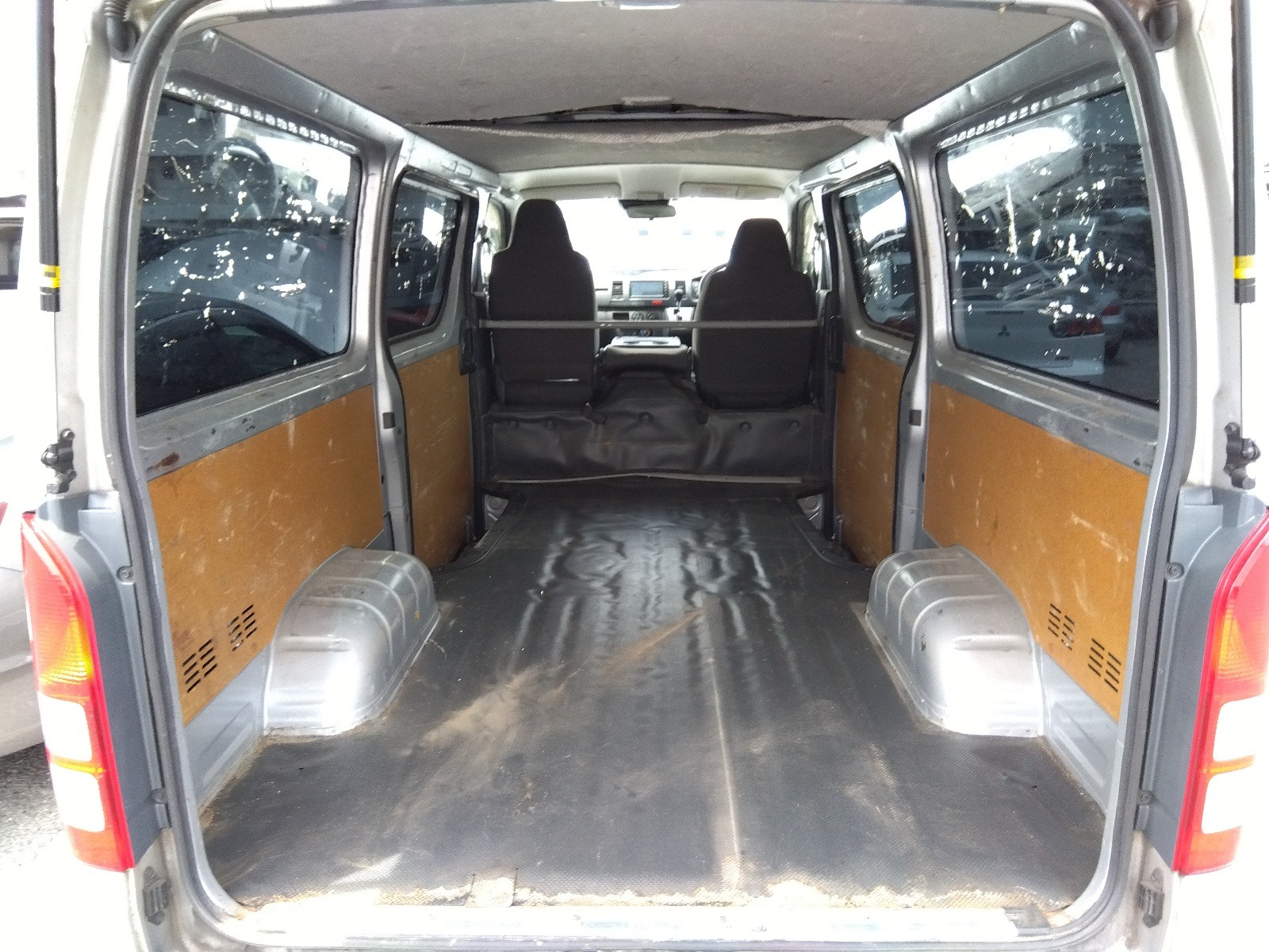 TOYOTA HIACE DX – PKG 2020