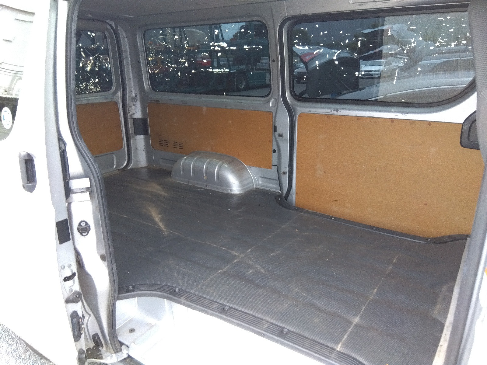 TOYOTA HIACE DX – PKG 2020