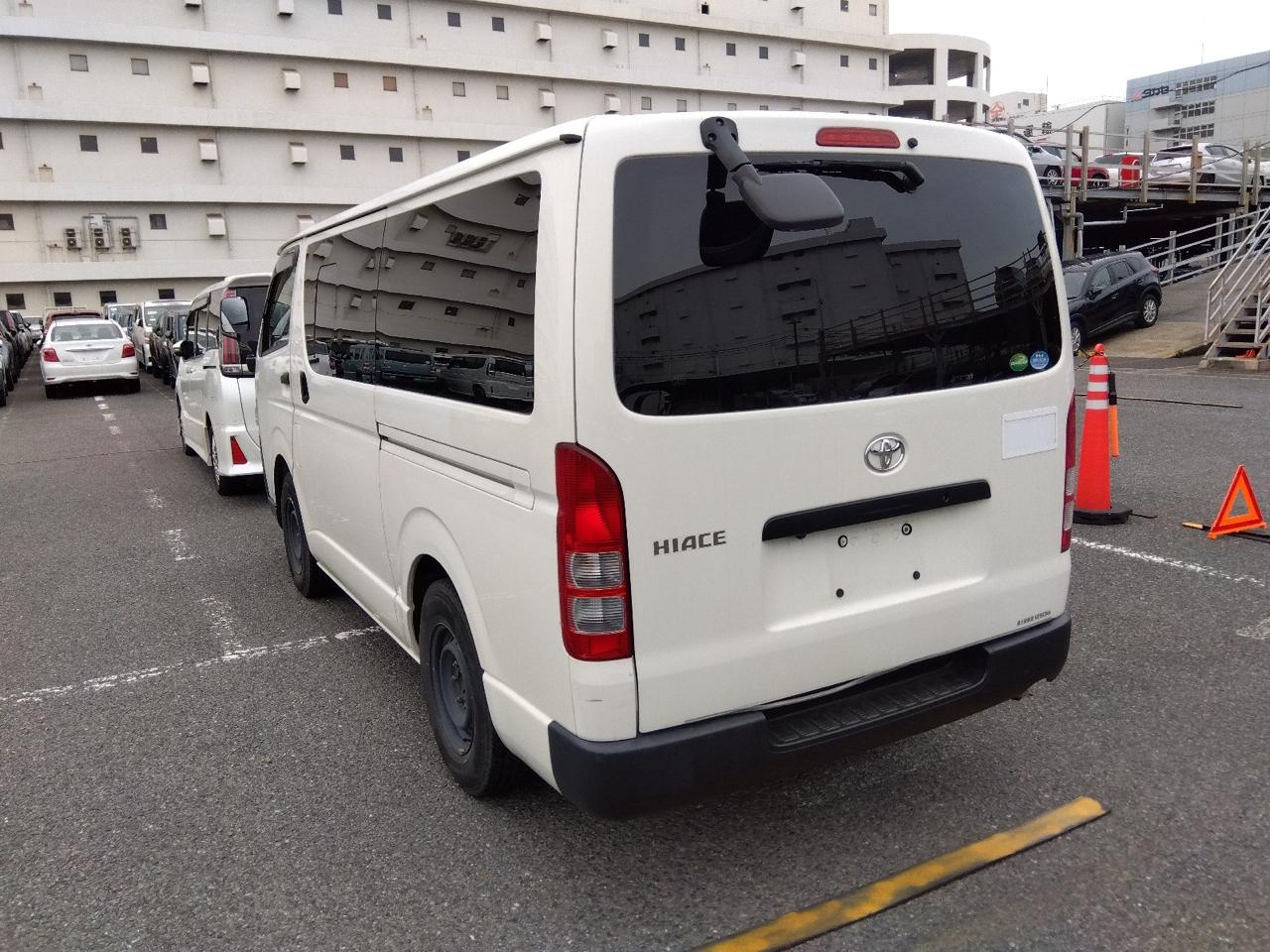 TOYOTA HIACE DX – PKG 2020