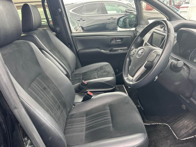 TOYOTA ESQUIRE GI PREMIUM HYBRID 2020