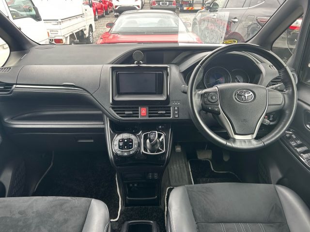 TOYOTA ESQUIRE GI PREMIUM HYBRID 2020