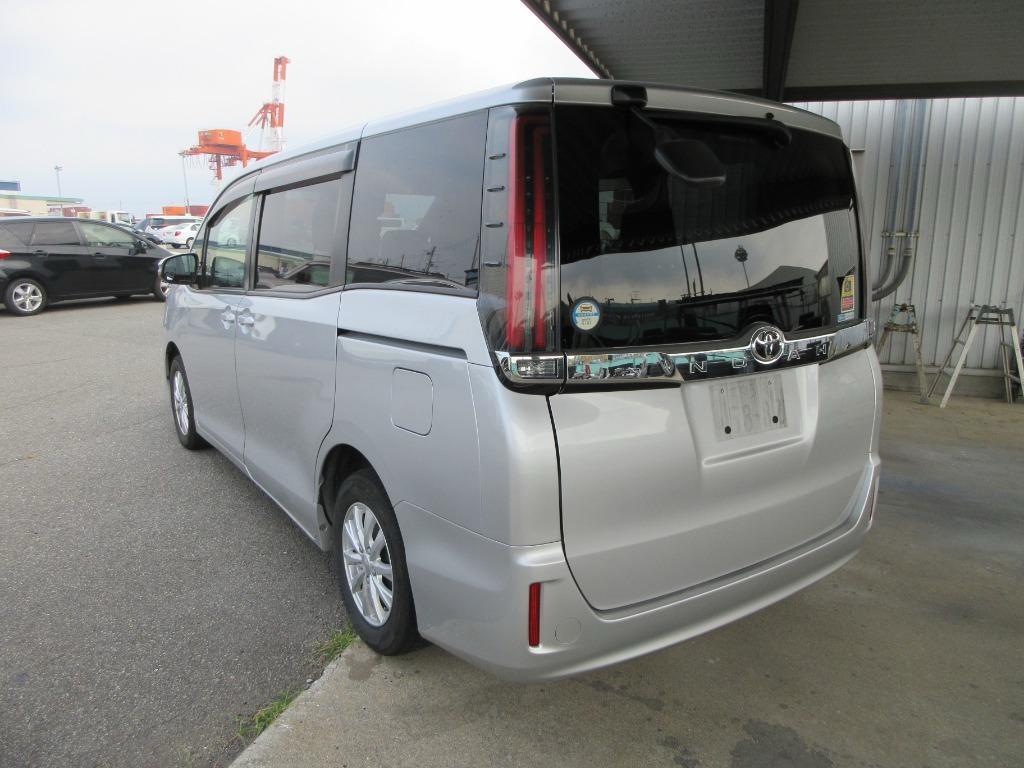 TOYOTA NOAH X-PKG NON-HYBRID 2020