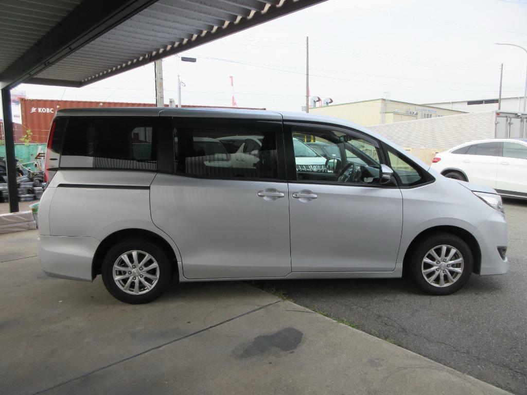 TOYOTA NOAH X-PKG NON-HYBRID 2020