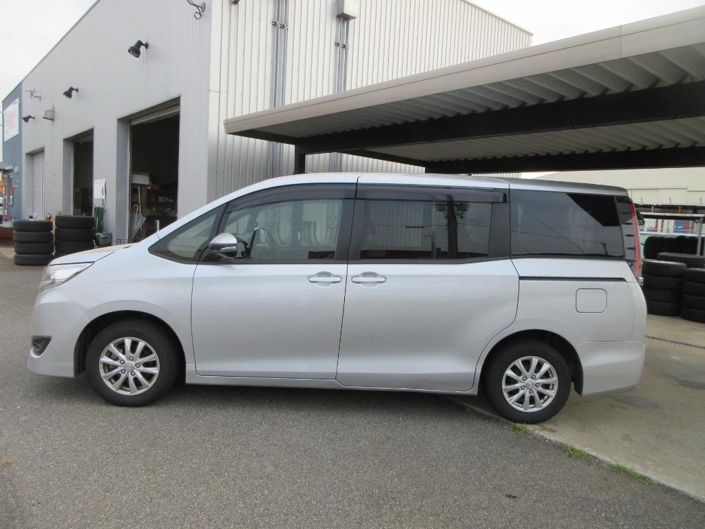 TOYOTA NOAH X-PKG NON-HYBRID 2020
