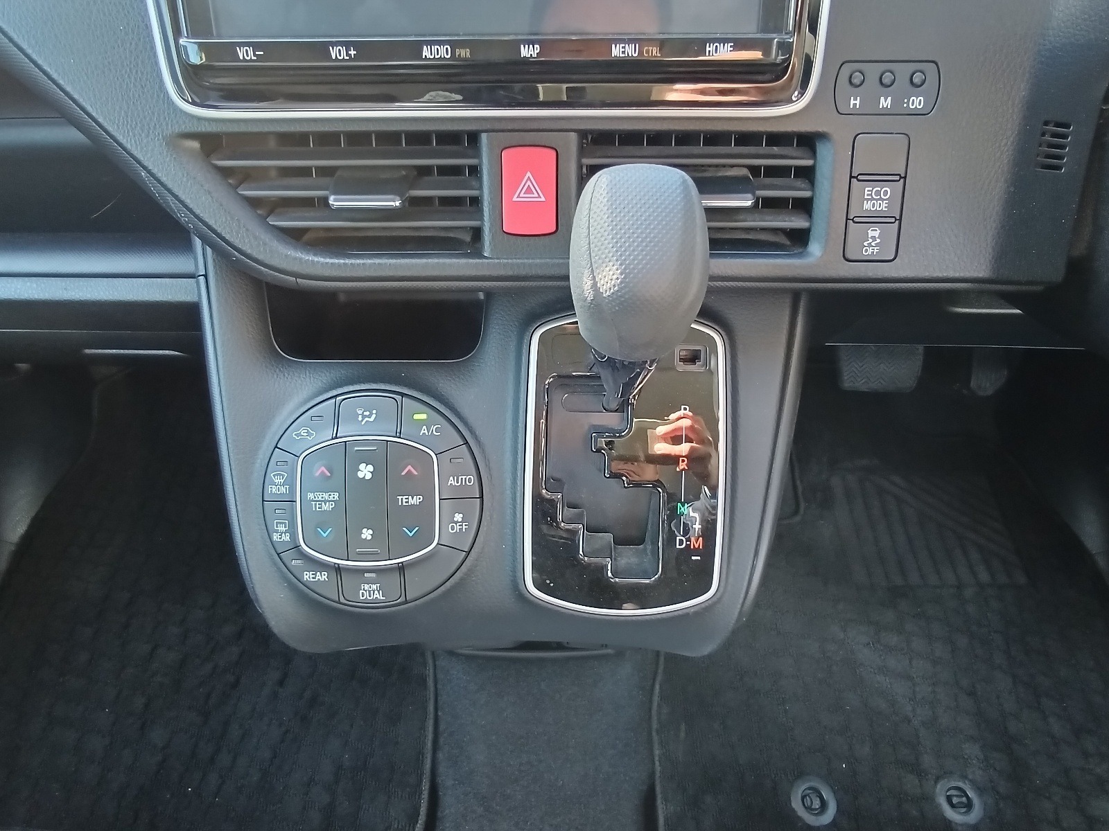 TOYOTA NOAH X-PKG NON-HYBRID 2021