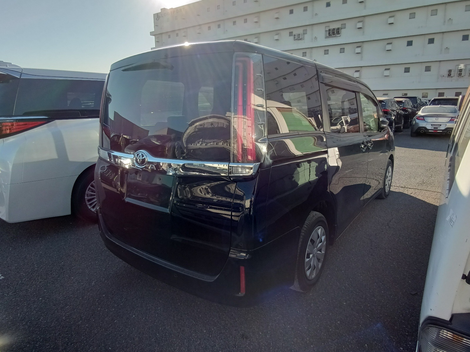 TOYOTA NOAH X-PKG NON-HYBRID 2021