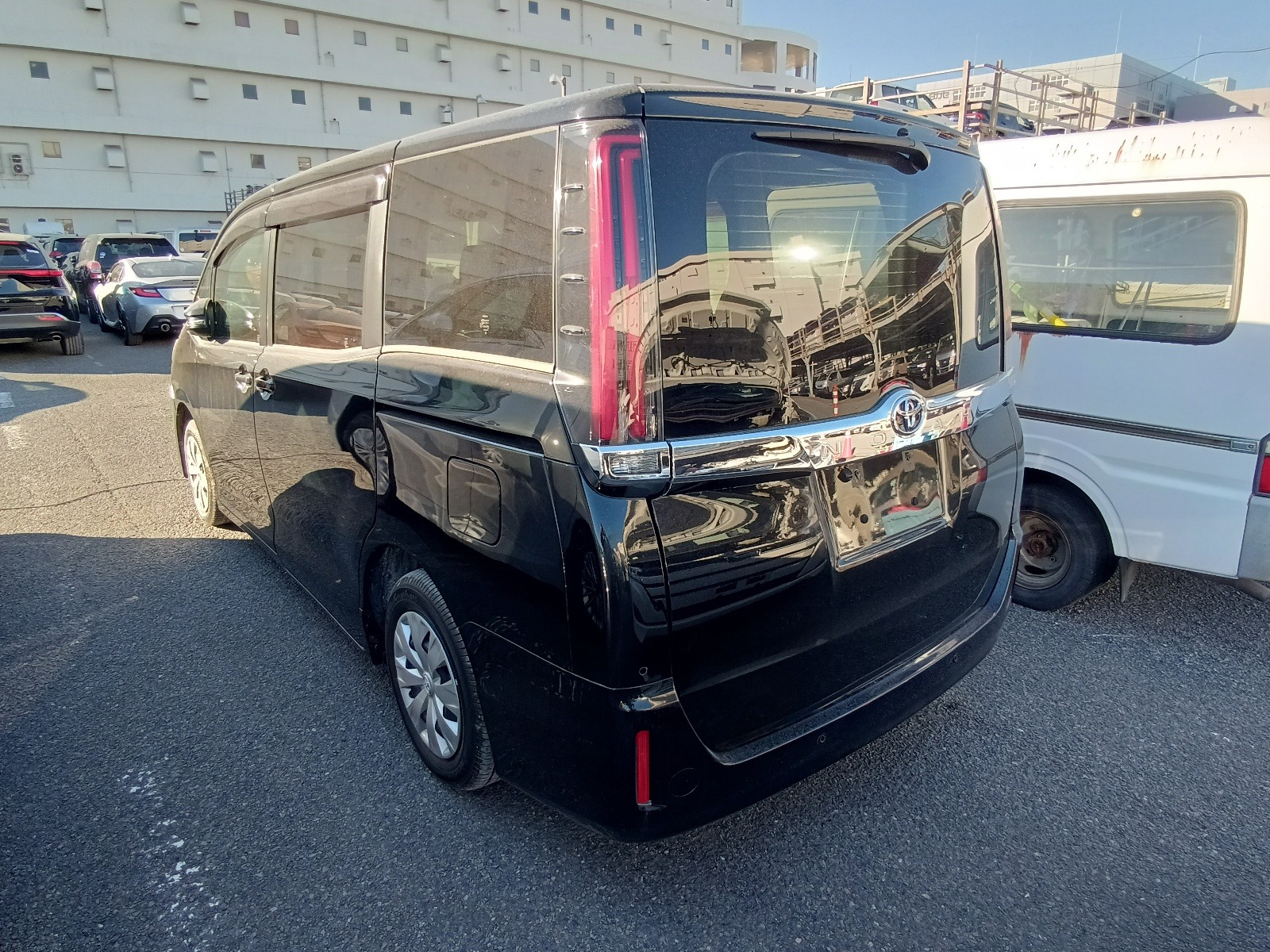 TOYOTA NOAH X-PKG NON-HYBRID 2021