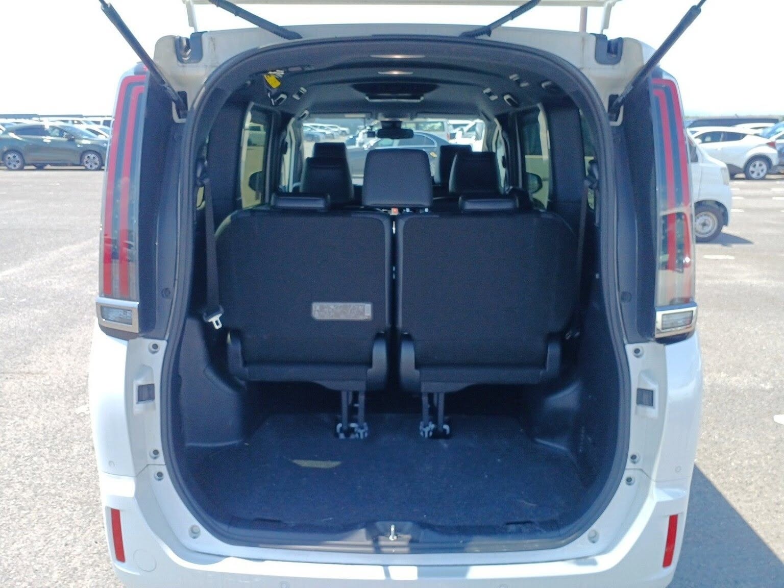 TOYOTA ESQUIRE GI PRIMIUM 2021 NON-HYBRID
